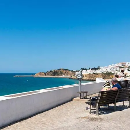 Beachfront 1st Floor Albufeira