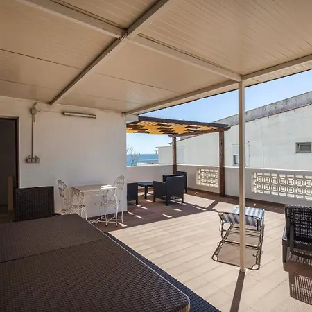 Beachfront 1st Floor *